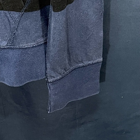 00017-A  American Eagle Outfitters lightweight pullover hoodie - SM - Picture 3 of 5